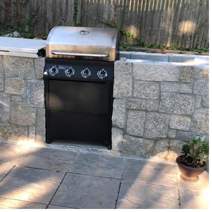 Two-tier retaining wall